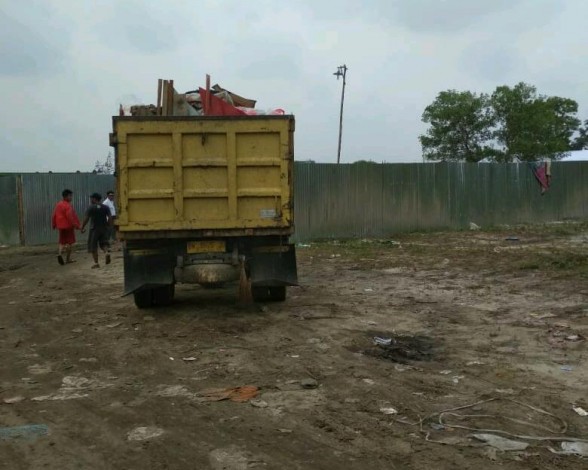 Warga Jalan Garuda Keluhkan Bau Busuk dari Pembuangan Sampah Zona 1
