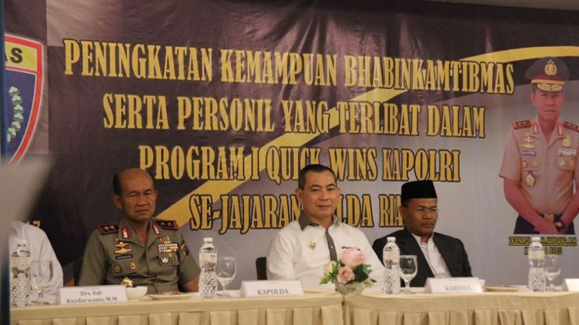 Tingkatkan Kemampuan, Kapolda Riau Beri Pembekalan Personel Bhabinkamtibmas