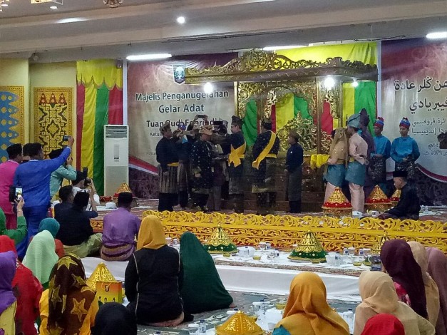 LAMR Anugerahi Gelar Adat Datuk Ketua HIPMI Riau