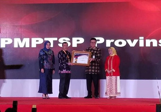 DPM-PTSP Riau Raih Penghargaan dari Menpan-RB, Gubri: Ini Cambuk untuk Tingkatkan Pelayanan Publik