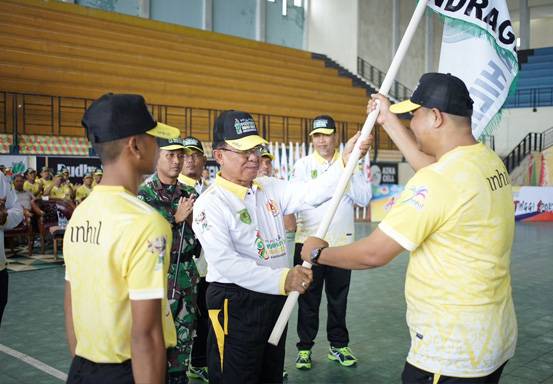 Lepas Kontingen Inhil Ikuti Porprov Riau X, Bupati Inhil Muhammad Wardan Siapkan Bonus Rp1,5 Miliar untuk Atlet Berprestasi