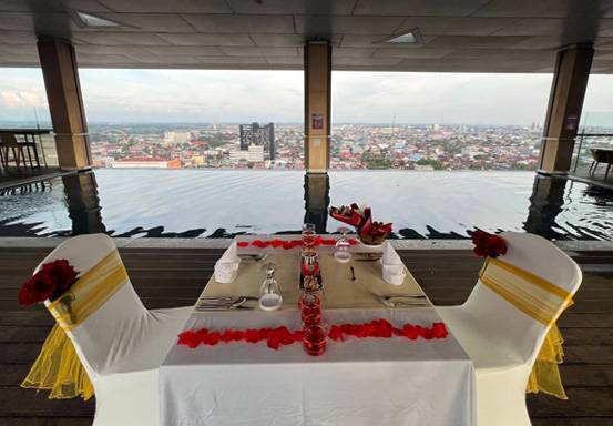 Rayakan Valentine, Nikmati Makan Malam Romantis di Lantai Tertinggi FOX Hotel Pekanbaru