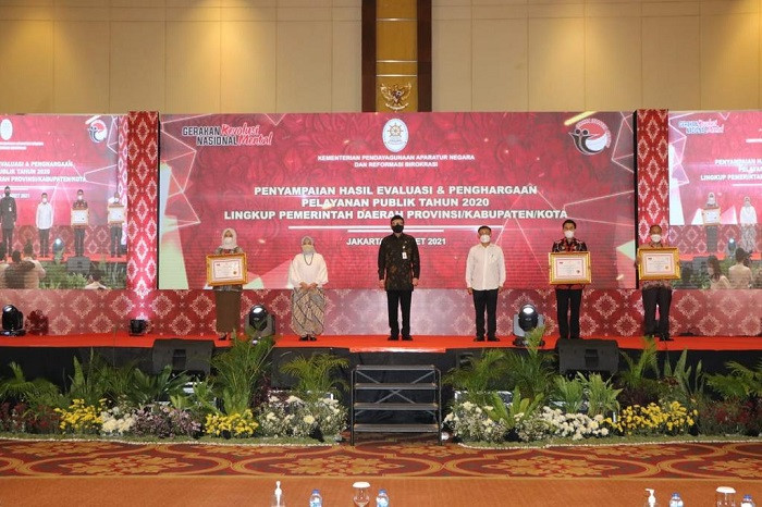 Riau Raih Penghargaan Kategori Pelayanan Prima Kemenpan-RB
