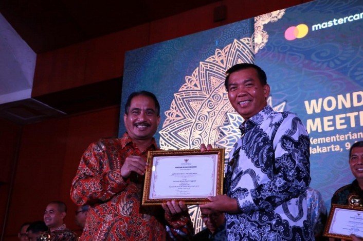 Kota Pekanbaru Raih Penghargaan Destinasi Wisata Halal dari Kemenpar