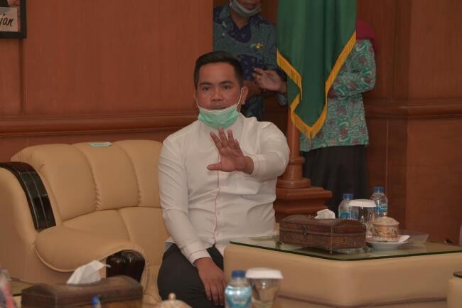Teleconference dengan Megawati, Zukri Sampaikan Perkembangan Pandemi Covid-19 di Riau