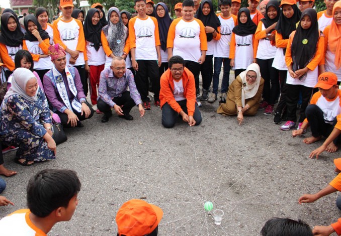 Andi: Mari Sekolah Tinggi-tinggi, Lalu Bangun Riau