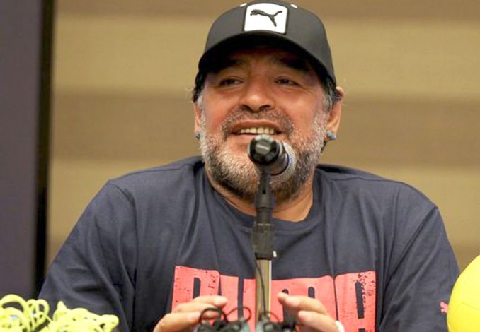 Diego Maradona Kembali Melatih Tim Sepak Bola