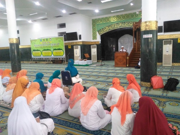 Ustad Muhammad Fakhri Isi Tabligh Akbar di Masjid Annur