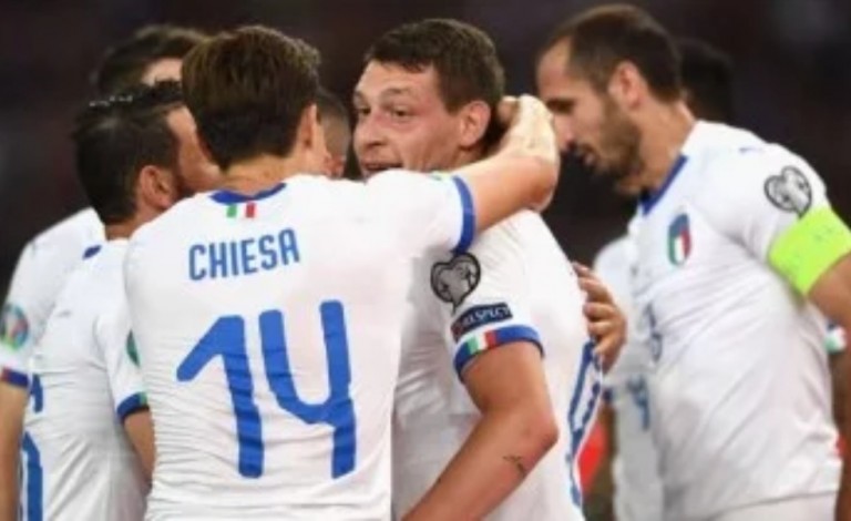 Aksi Gila Italia Bikin 3 Gol dalam 7 Menit dan Hancurkan Yunani