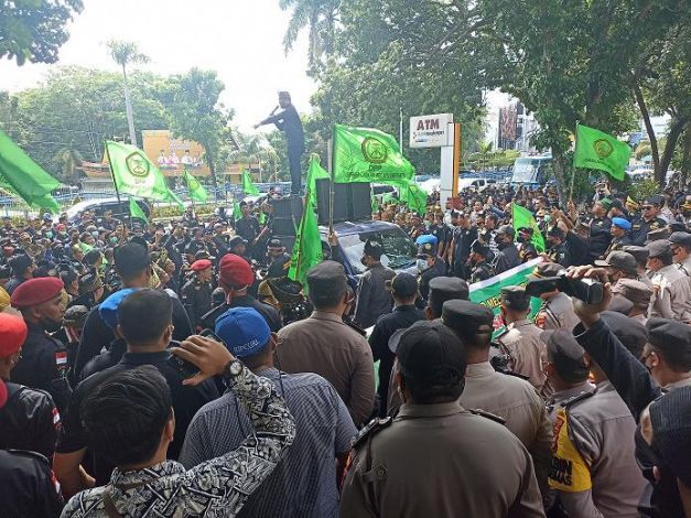 Selain Tuding ada Oknum dan Ormas Pengacau, Ini Tuntutan Massa LLMB di DPRD Riau