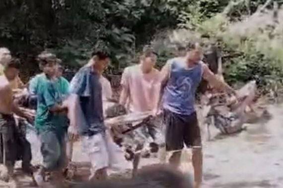 Mahasiswa KKN Unri Masuk Jurang di Kampar akibat Rem Motor Blong, Satu Tewas