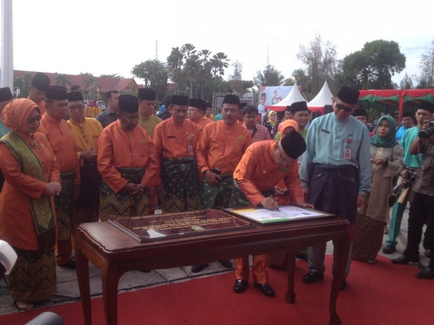 Kado HUT Riau, Gubernur Riau Resmikan Gedung Bedah Sentral Terpadu RSUD Arifin Achmad
