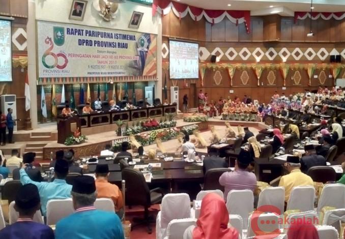 Sempat Molor, Paripurna Istimewa HUT Riau ke-60 Berlangsung Khidmat