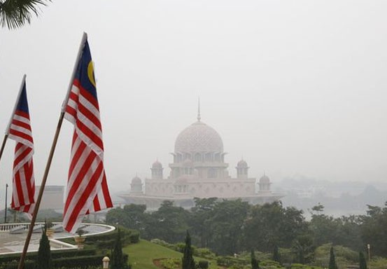 Jokowi Bertemu Mahathir Saat Kabut Asap Kepung Malaysia