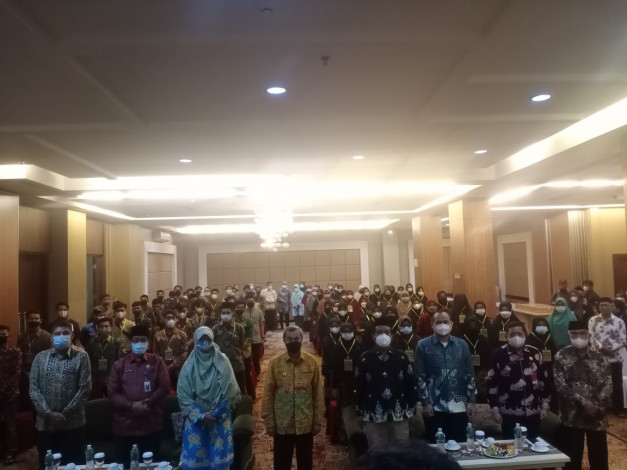 Gubri Lepas 75 Siswa Penerima Beasiswa Pemprov Riau di Institut Tazkia Bogor