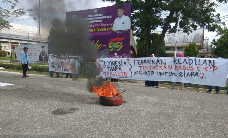 Mahasiswa Riau Minta Tuntaskan Kasus Korupsi E-KTP