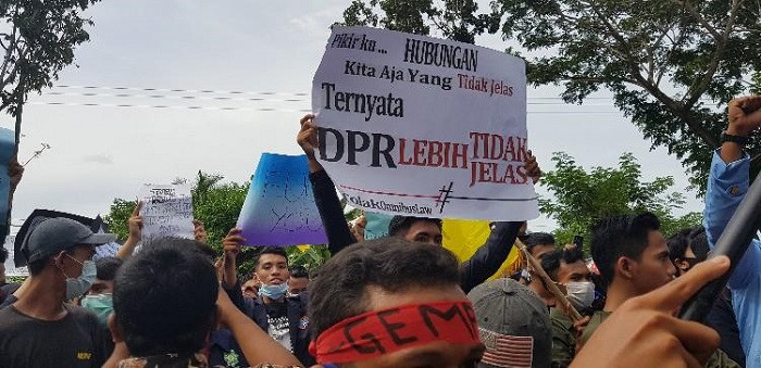Ratusan Mahasiswa Meranti Demo Tolak Omnibus Law, Situasi Sempat Memanas