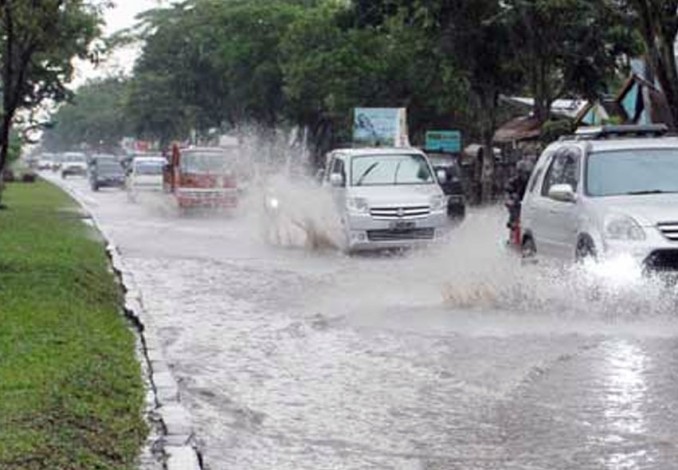 Atasi Banjir di Jalan Raya, Pemko Pekanbaru Perlu Koordinasi dengan Provinsi
