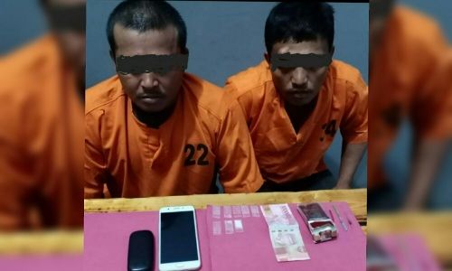 Transaksi di Warung Bandrek, Dua Pengedar Sabu Diciduk Aparat Polres Pelalawan