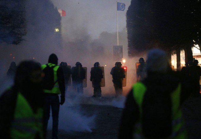 Gelombang Terbaru Demonstrasi Rompi Kuning Guncang Prancis