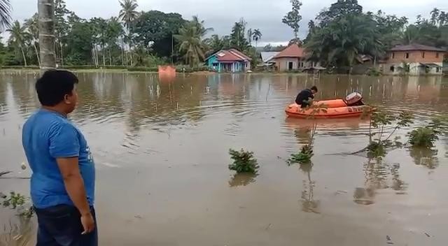 Banjir Landa Desa Cipang Kiri Hulu dan Kelurahan Rokan IV Koto