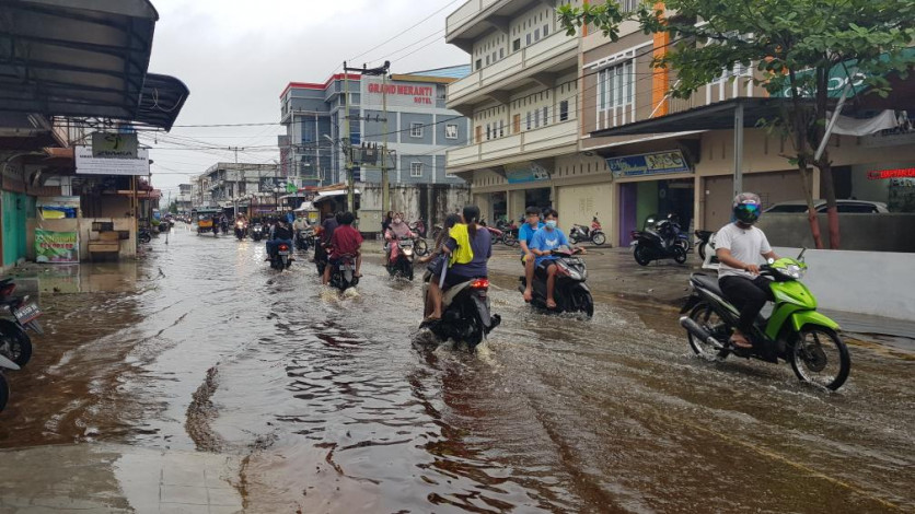 Sejumlah Tempat di Selatpanjang Tergenang Banjir, Pengguna Jalan Diminta Waspada
