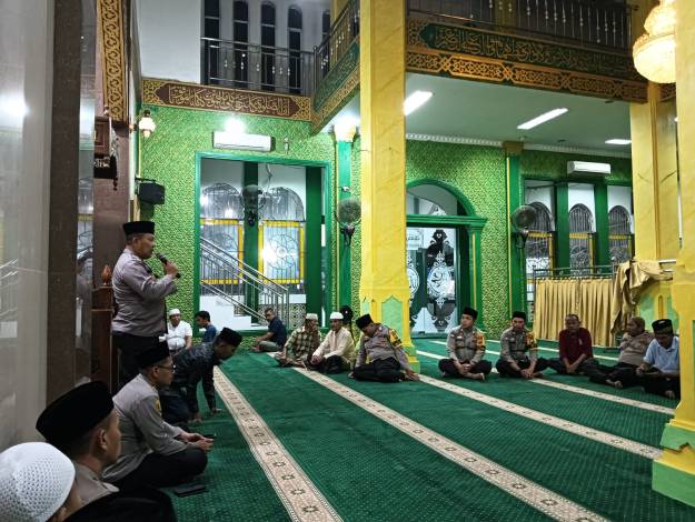 Sambangi Jamaah Masjid dan Masyarakat, Kapolsek Pekanbaru Kota Minta Gunakan Hak Pilih Saat Pemilu