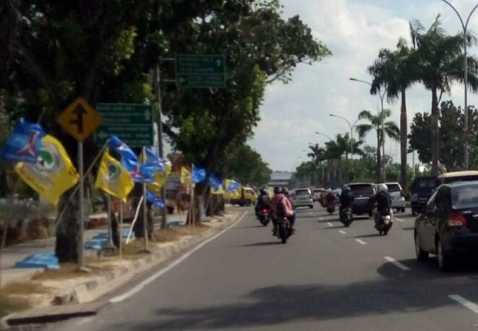 Demokrat dan Golkar Berdampingan di Jalan Sudirman