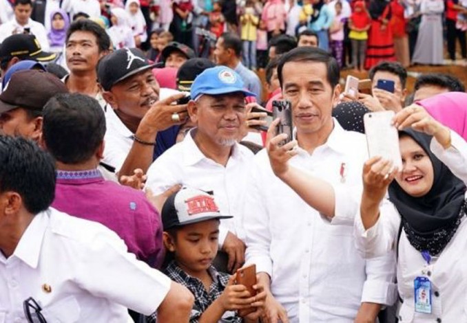 Kata Jokowi soal Wacana Gaji PNS Dipotong untuk Zakat
