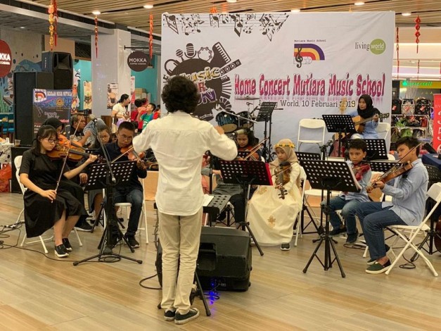 Latih Mental Anak, Sekolah Musik Mutiara Adakan Konser di Living World