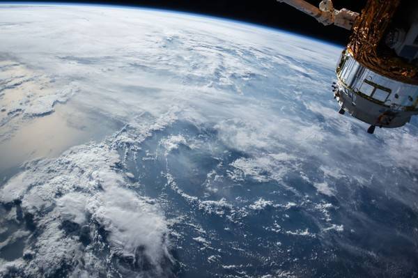 Satelit Jumbo Eropa Akan Jatuh Tak Terkendali ke Bumi
