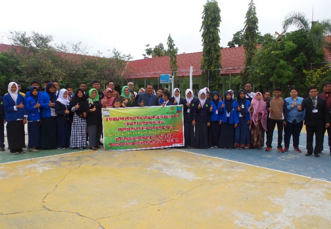 FWL DPRD Riau Gelar Workshop Jurnalistik di MTs Muhammadiyah 02 Pekanbaru