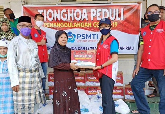 Gandeng LAM Riau, Tionghoa Peduli Penanggulangan Covid-19 Kembali Salurkan 200 Paket Sembako