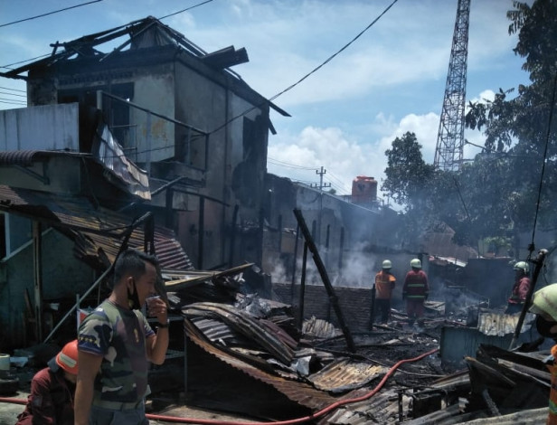 Kompor Ditinggal Menyala, 3 Unit Rumah Petak di Pekanbaru Jadi Arang