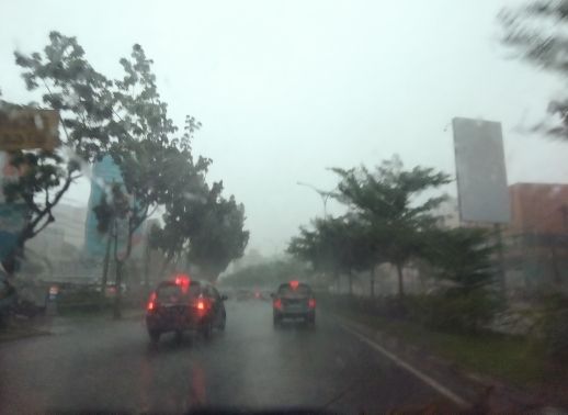 Akhir Pekan, Hujan Lebat Disertai Petir dan Angin Kencang Berpotensi Guyur Riau