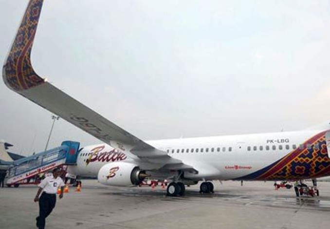 Gangguan Teknis, Batik Air Mendarat Darurat di Bandara SSK II