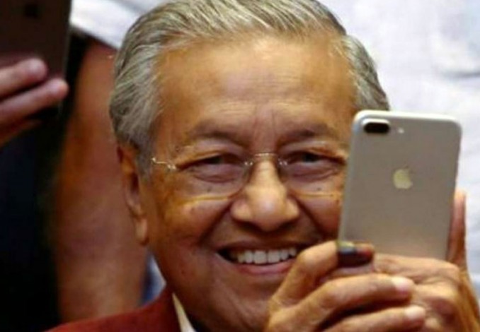 Oposisi Malaysia Menang, Mahathir Jadi PM Tertua di Dunia