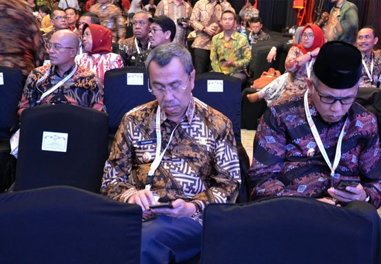 Tindaklanjuti Arahan Jokowi, Ini yang Dilakukan Syamsuar di Riau