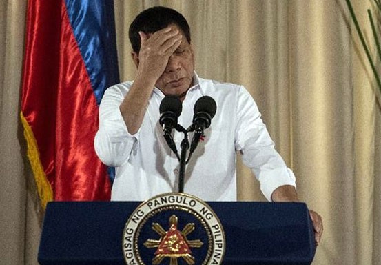 Presiden Filipina Duterte Dihinggapi Kecoak Saat Pidato