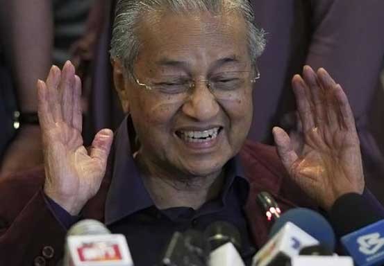 Parlemen Terima Mosi Tidak Percaya Mahathir pada PM Muhyiddin
