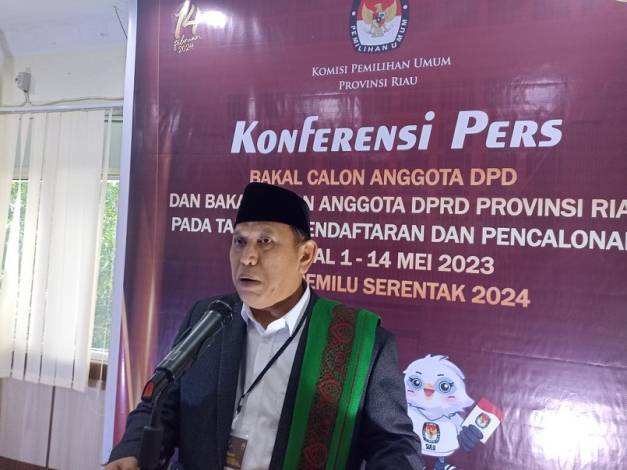 Didampingi Pimpinan Ponpes, Muhammad Mursyid Daftar Calon DPD RI ke KPU Riau
