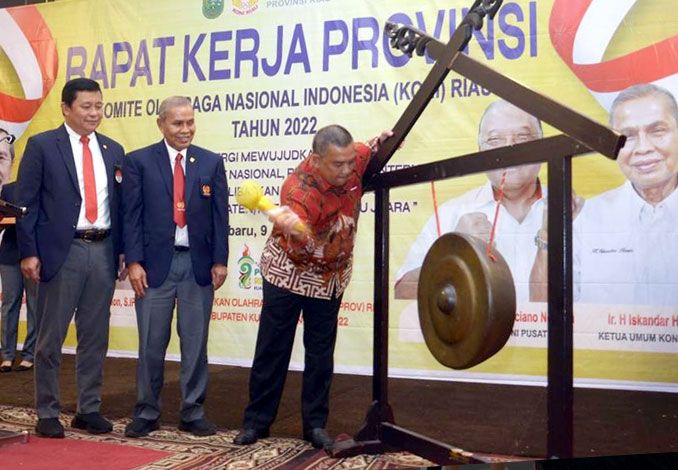 KONI Riau Gelar Rakerprov, Wagubri Minta Tingkatkan Prestasi di PON ke-21