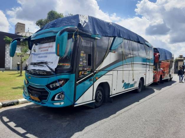 Rugikan Korban Rp51 Miliar, Polda Riau Sita Dua Bus Hasil TPPU Investasi Bodong Cimory dan Sosis Kanzler