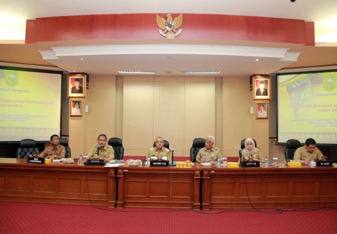 Kumpulkan OPD, Gubernur Riau Evaluasi Kegiatan APBD 2018