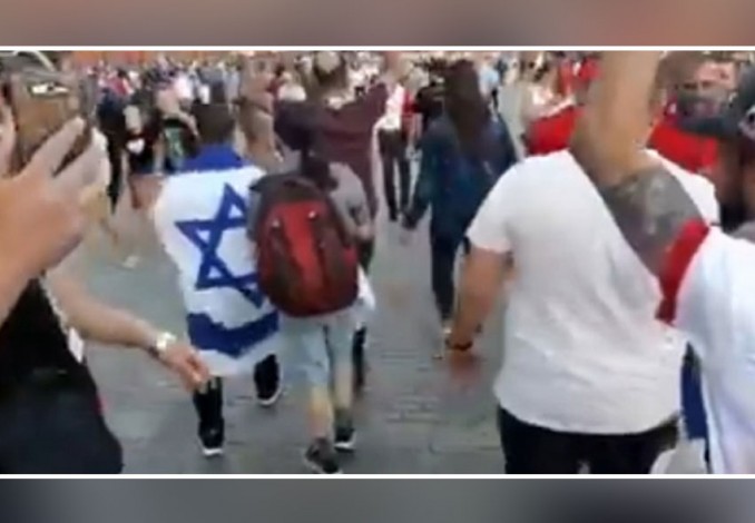 Bawa Bendera Israel ke PD 2018 Rusia, 2 Orang Ini Dikejar Massa