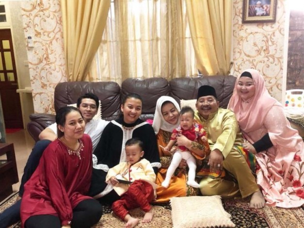 Putri Mantan Bupati Pelalawan Tengku Azmun Jaafar Siap Tarung di Pilkada 2020