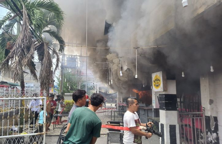 BREAKING NEWS! Eks Kantor DPRD Rohil Terbakar