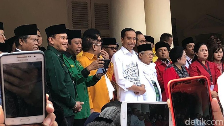 Dikawal Paspampres, Jokowi dan Maruf Amin Tiba di KPU