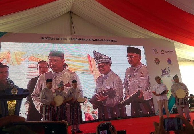 Mantan Presiden BJ Habibie Buka Puncak Hakteknas ke-23 di Riau