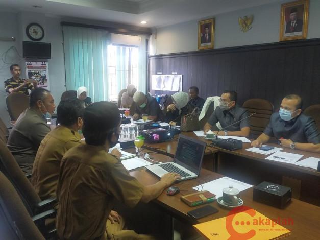 RDP dengan Komisi II DPRD Pekanbaru, Kasi Kerja Sama Satpol PP Diminta Pulang